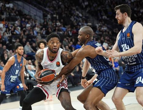 Tajrik Džons u dresu Olimpijakosa