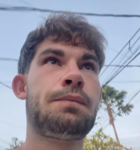 Tomi Grejvs nije spavao osam dana (4).png