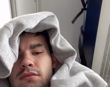 Tomi Grejvs nije spavao osam dana (5).png