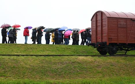 Voz koji je korišćen za deportacije zatvorenika u logor Jasenovac - komemorativna ceremonija posvećena žrtavama