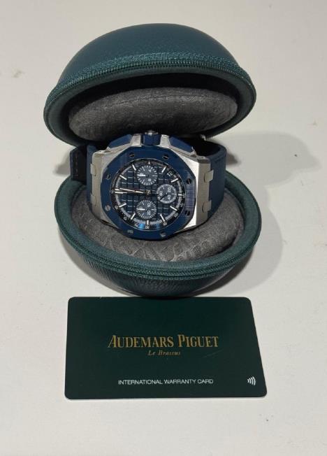 Zaplenjeni sat na carini