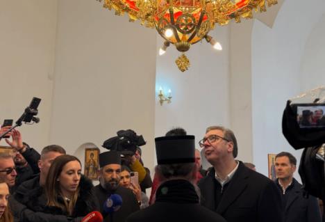 Aleksandar Vučić i Siniša Mali u crkvi u Klokočevcu