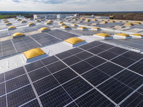 Solarni paneli u Hemofarmu - photo 4.jpg