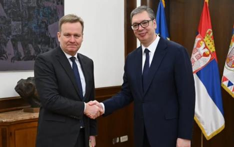 Aleksandar Vučić Peter Sorensen