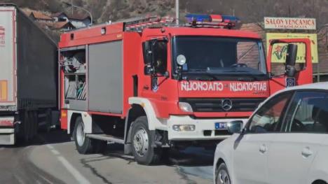 1772108204prijepolje-zapalio-se-automobil-fotorina (2).jpg