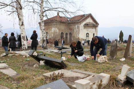 zadusnice-groblje-kosovska-mitrovica.jpg