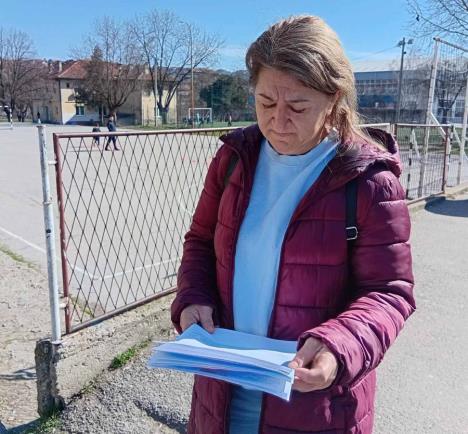 majka povredjenog deteta i izvestaji.jpg