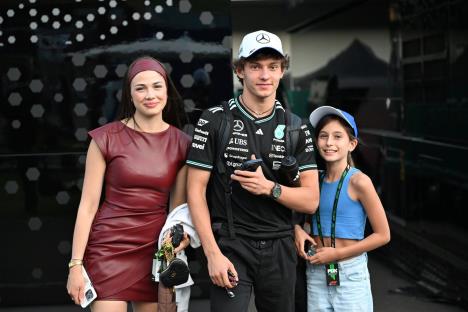 Kimi Antoneli i Eliška Babičkova