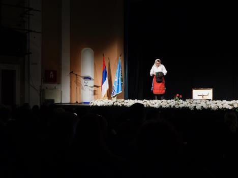 LOZNICA - Lina od kamena jača.JPG