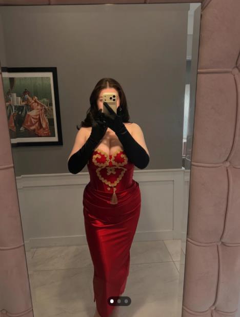 Elegantna haljina poslata na adresu devojke pred venčanje njenog bivšeg partnera (1).PNG