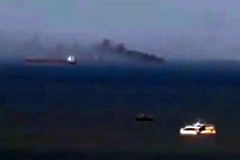 teretni brod gori u  ormuskom moreuzu