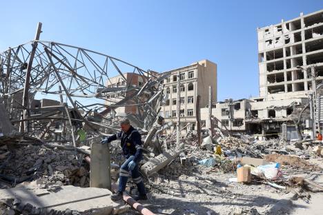 Teheran10 EPA Abedin Taherkenareh.jpg