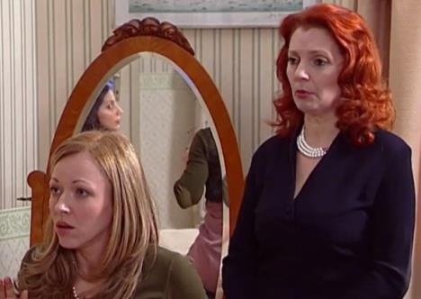 Nataša Tapušković i Tanja Bošković u seriji Pozorište u kući