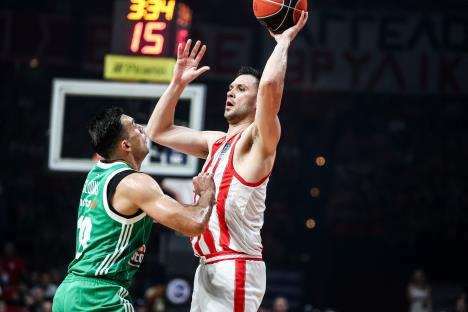 KK Olimpijakos, KK Panatinaikos, Kostas Slukas, Kostas Papanikolau