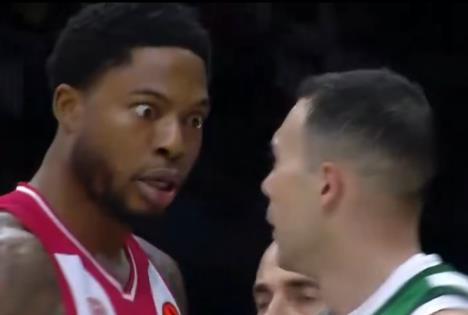 Tajrik Džons i Kostas Slukas 2.jpg