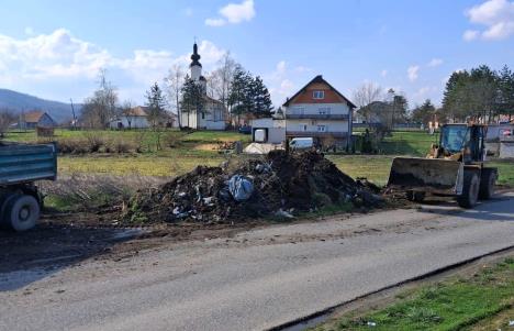 LOZNICA - Bacju gde stignu.jpeg