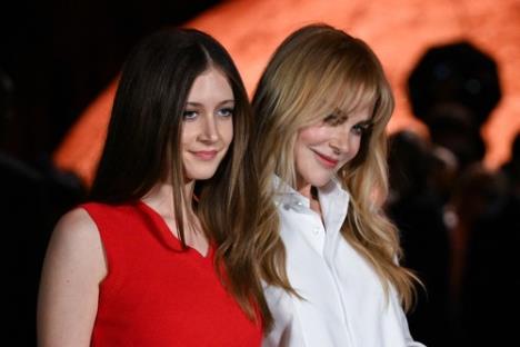 Sandej Rouz, Nikol Kidman