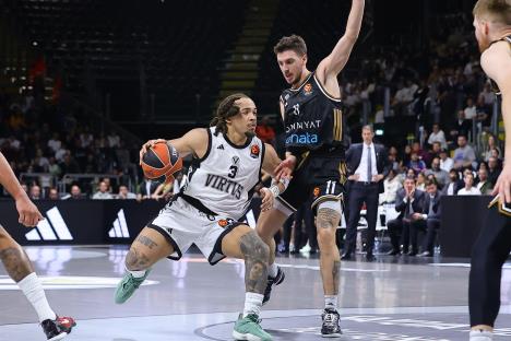 Karsen Edvards i Kosta Kondić