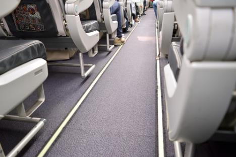 Putnici u avionu tokom leta