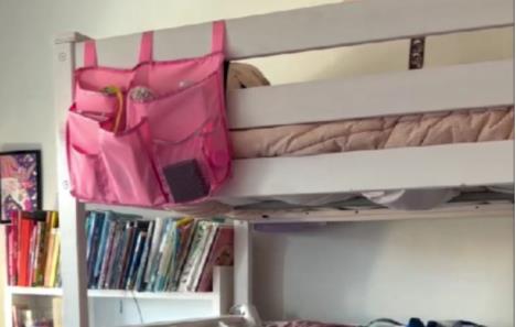 Otac pokazao život petočlane porodice u malom stanu