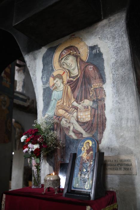 Bogorodica i Isus, freska u crkvi Bogorodica Ljeviška u Prizrenu na Kosovu i Metohiji