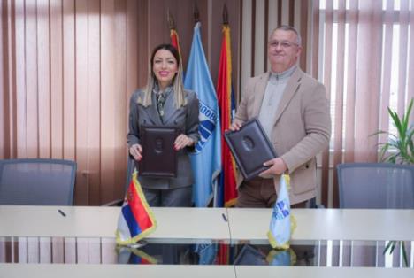 2026-03-17 16_21_53-MINISTARKA MESAROVIĆ U KLADOVU Parterno uređenje oko bazena Jezero za kvalitetni.jpg