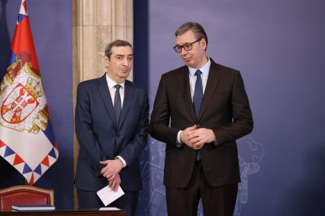 Aleksandar Vučić kompanija Azvirt potpisivanje sporazuma (18).jpeg