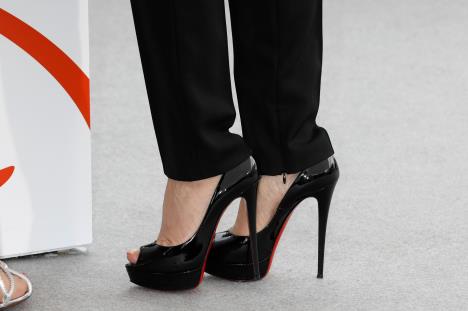 Monika Beluči, stopala