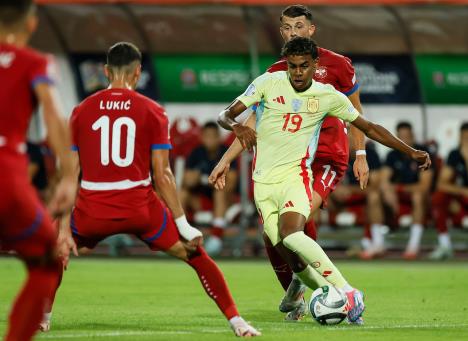 Lamin Jamal na meču Srbija - Španija