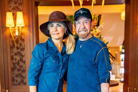 Čak Noris, Đina Noris