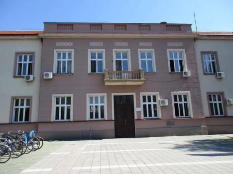 Trstenik, zgrada SO Trstenik.jpg