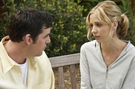 Nikolas Brendon i Sara mišel Gelar u seriji Bafi, ubica vampira