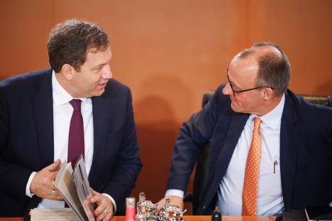 Lars Klingbajl  Fridrih Merc