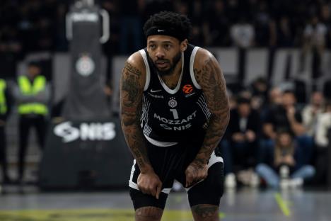 Karlik Džons na meču Partizan - Asvel