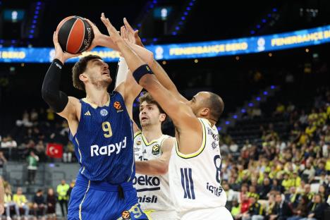 Roman Sorkin na meču Makabi - Fenerbahče