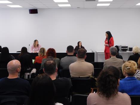 LOZNICA - Tribina.JPG