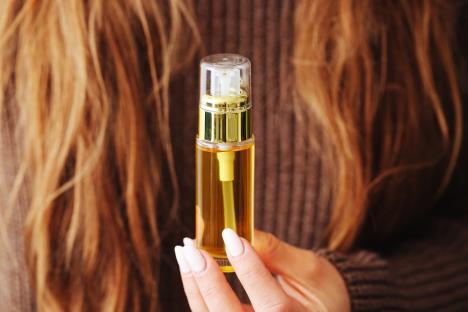 bočica sa serumom za rast kose