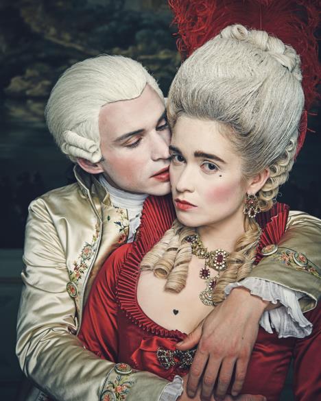 Alis Englert sa kolegom Nikolasom Dentonom