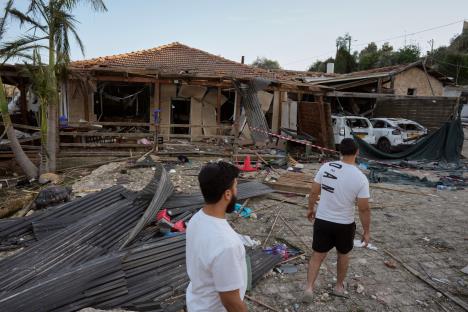 xxxx01 AP Maya Levin.jpg