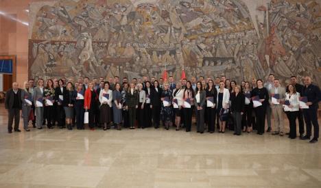 Ugovor u Ministarstvu 2.jpg