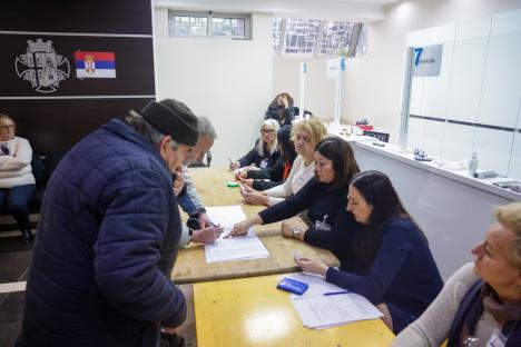 Redovni lokalni izbori Aranđelovac glasanje glasačko mesto lokalni izbori 2026 (11).jpeg