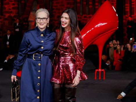 En Hatavej, Meril Strip