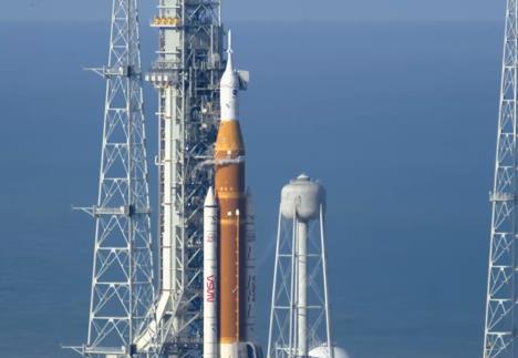 Mesec raketa NASA lansiranje.jpg