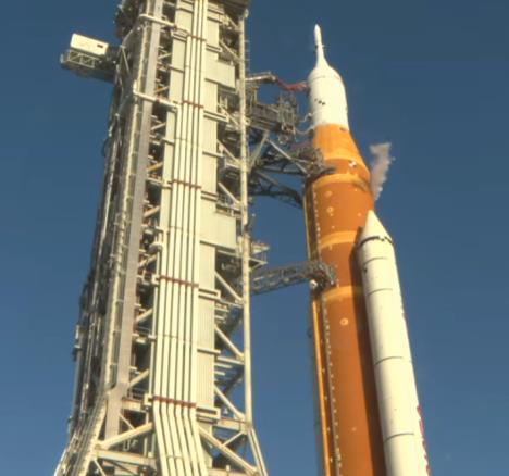 Mesec NASA raketa lansiranje.jpg