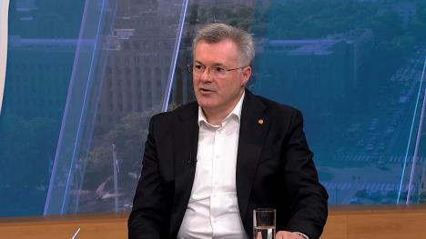 Sequence 01.02_54_34_02.Still003.jpg