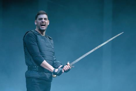 Milan Marić u predstavi Ričard Drugi