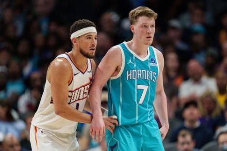 Devin Buker i Kon Knupel