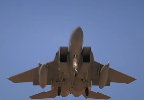 F-15.jpg