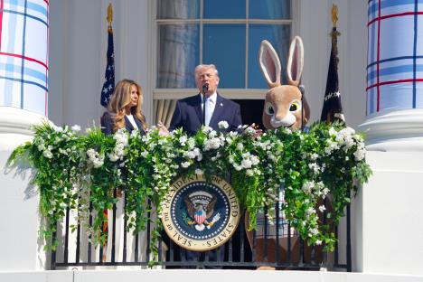 tramp03 EPA Aaron Schwartz  Pool.jpg