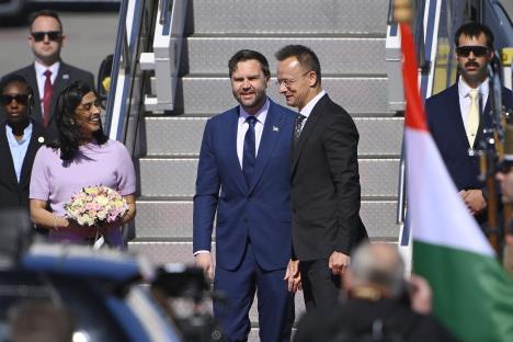 vance02 EPA Zsolt Szigetvary.jpg